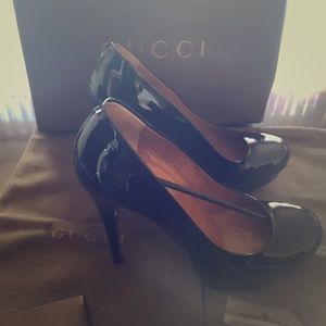 Gucci black patent leather pumps. Like new